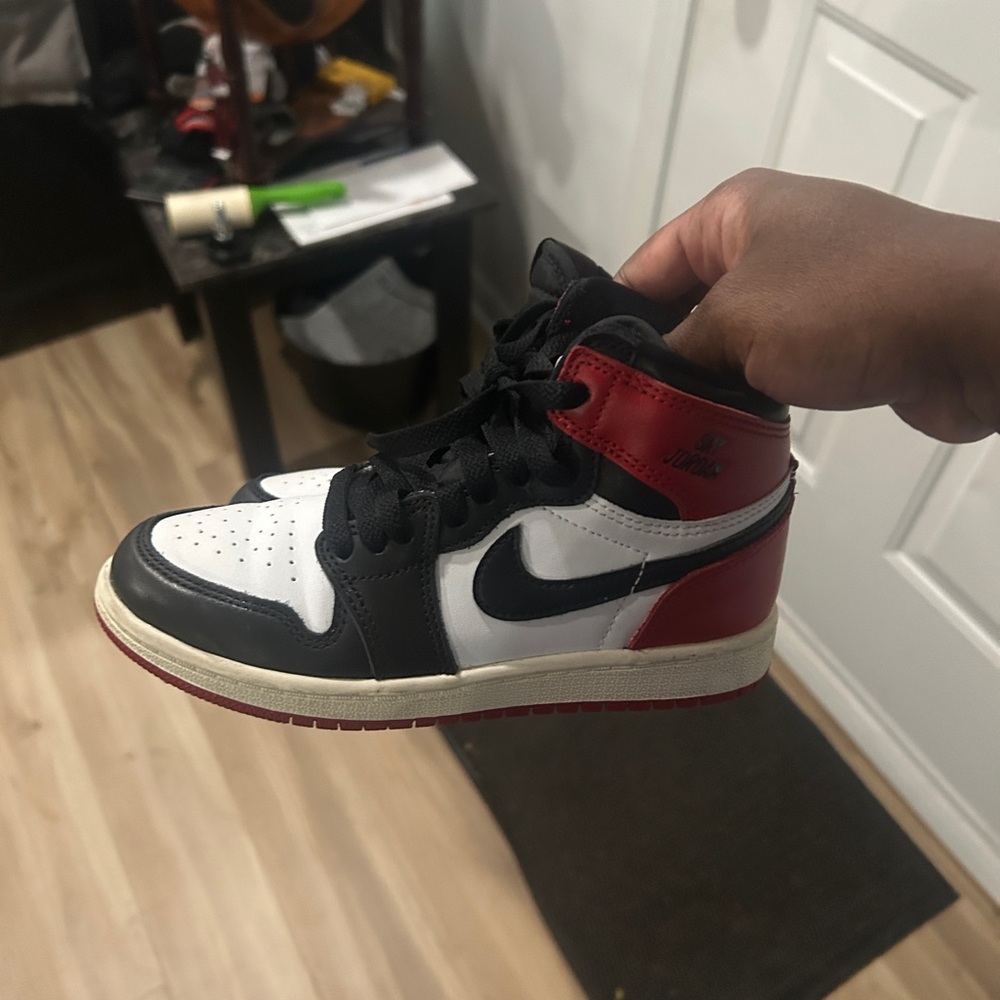 Nike Air Jordan 1 High Black White Red